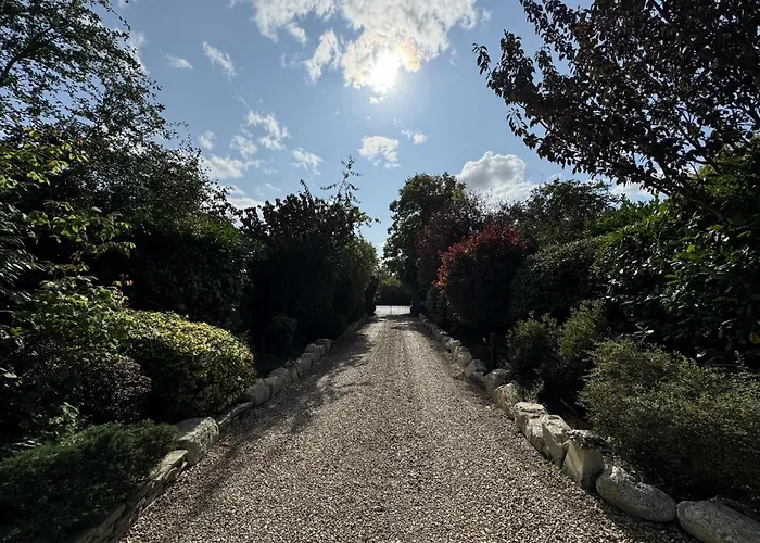 Hookwood Lodge London Gatwick