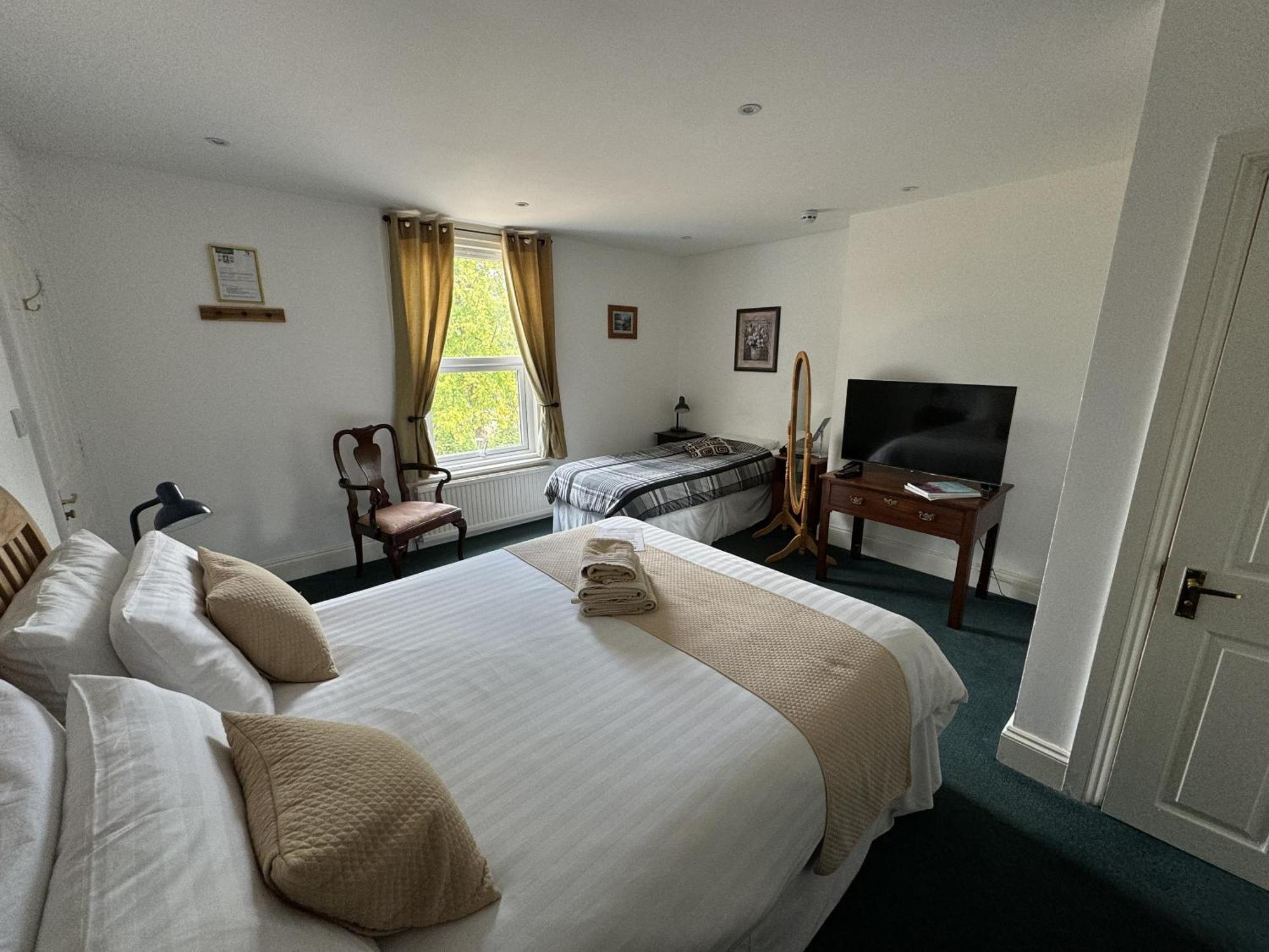 Hookwood London Gatwick
