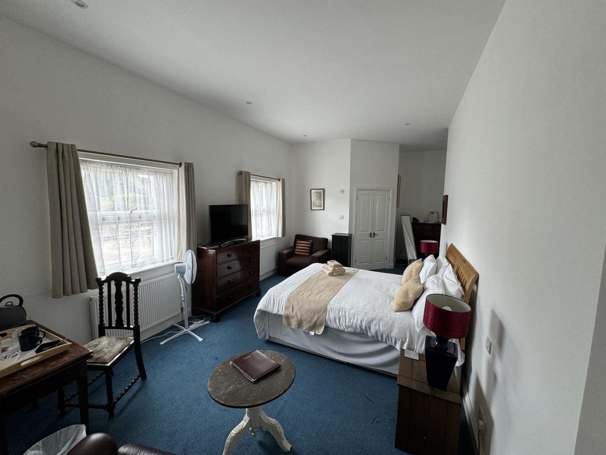 Hookwood London Gatwick *